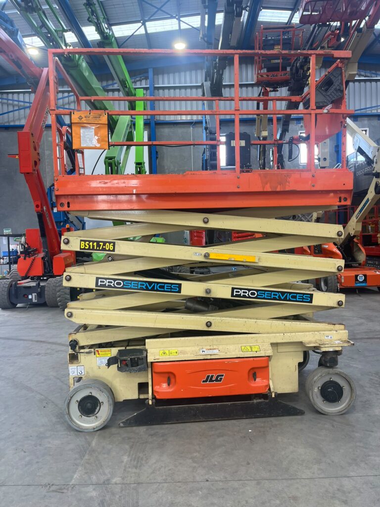 JLG 3246ES | Battery Scissor Lift